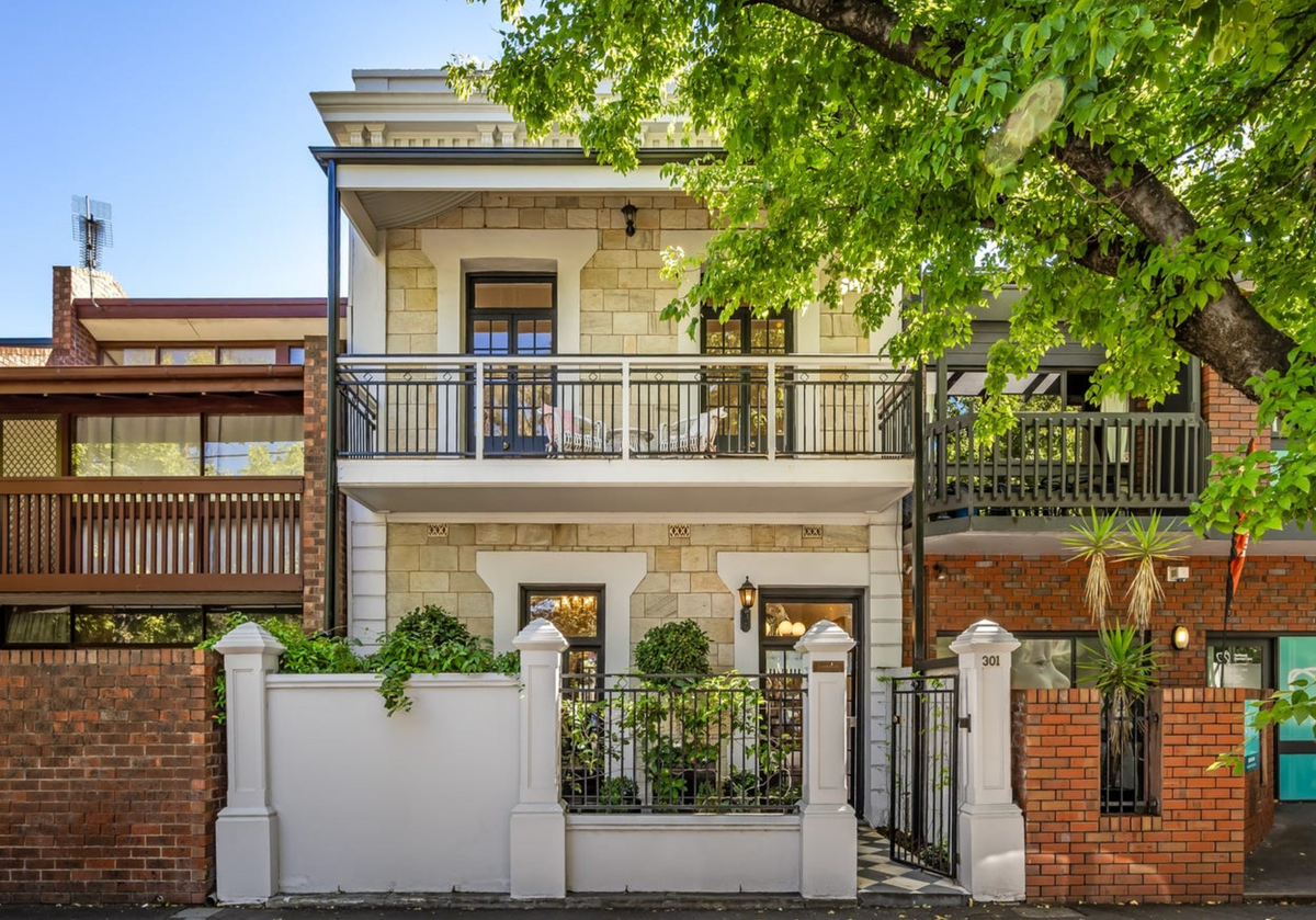 Properties that aren't selling have real problems in their internet campaigns says real genius